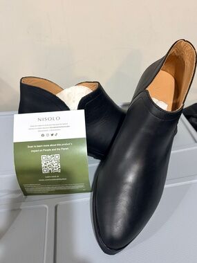 Nisolo Black Leather Ankle Booties